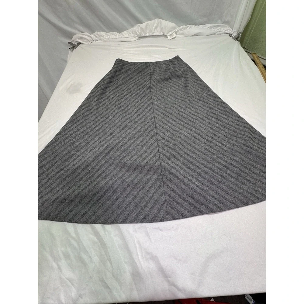 Eddie Bauer Women's Skirt Size 4 Gray Striped Long A-Line Y2K‎ Style Minimalist
